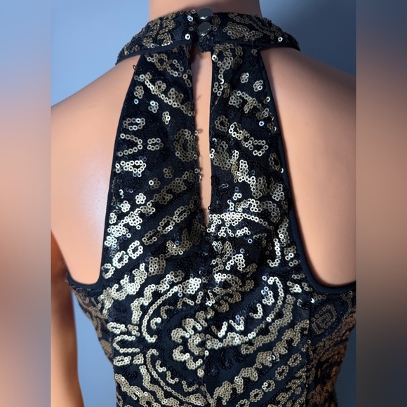 Elegant Black and Gold Patterned Halter Dress - Picture 4 of 8
